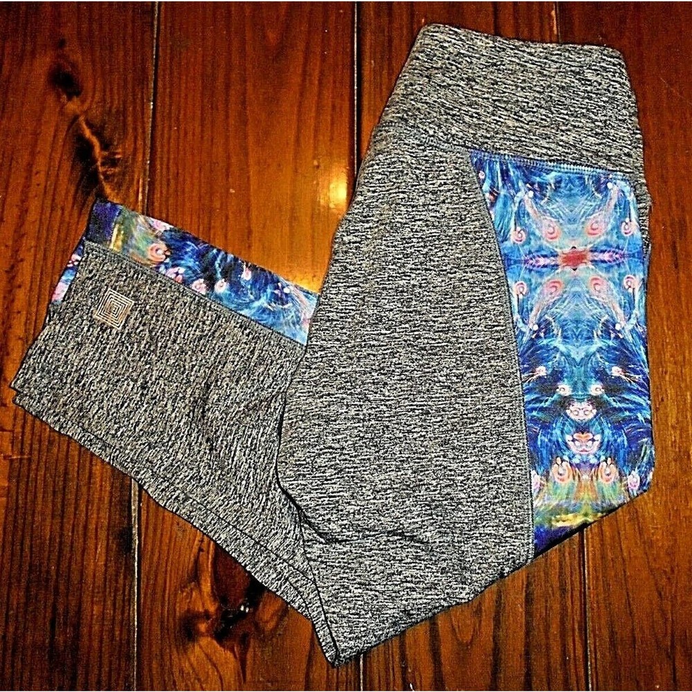 LuLaRoe Jade Workout Capri Pants size XS Colorful Side Panels NWOT Girls Juniors